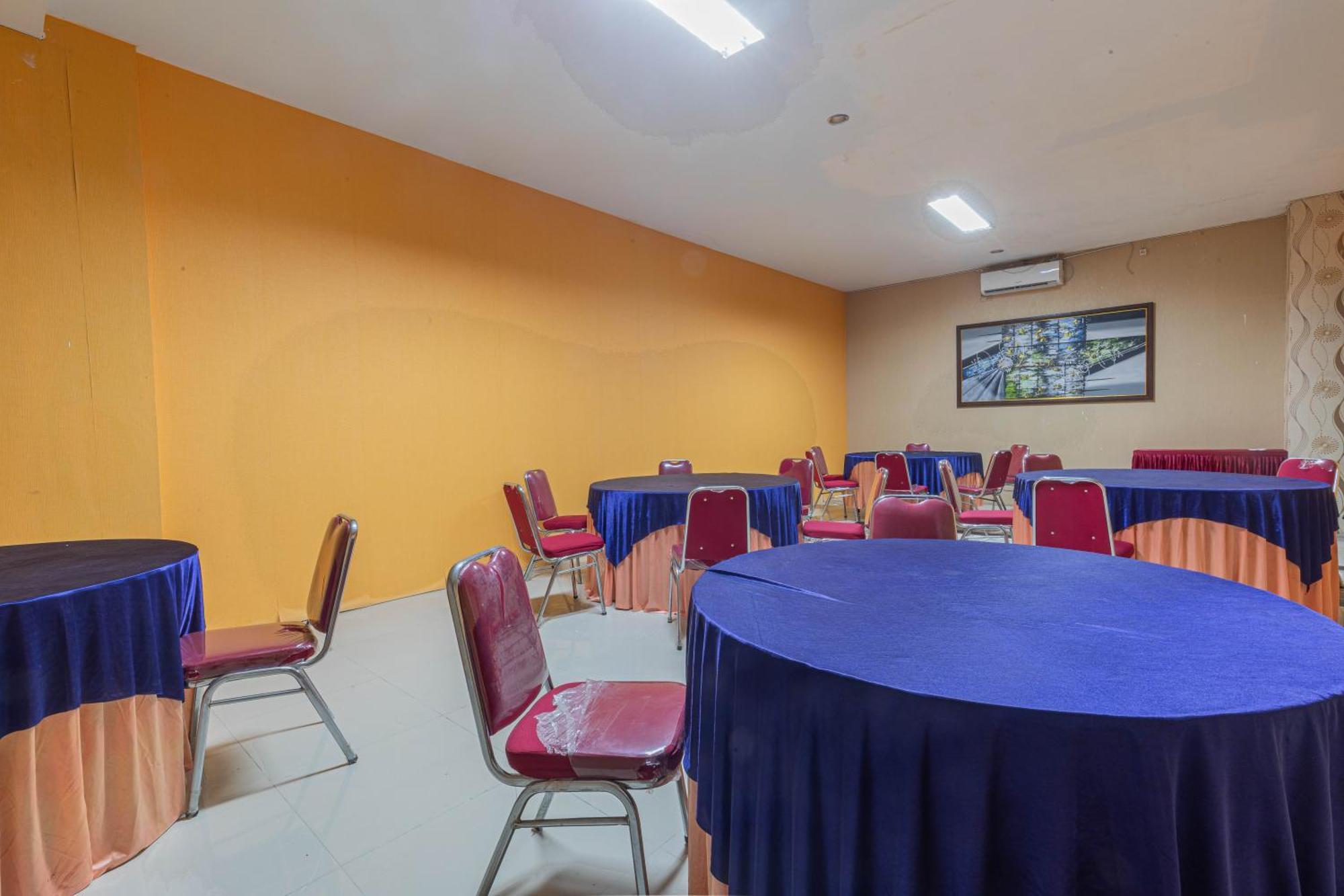 Dmadinah Gentan Hotel *