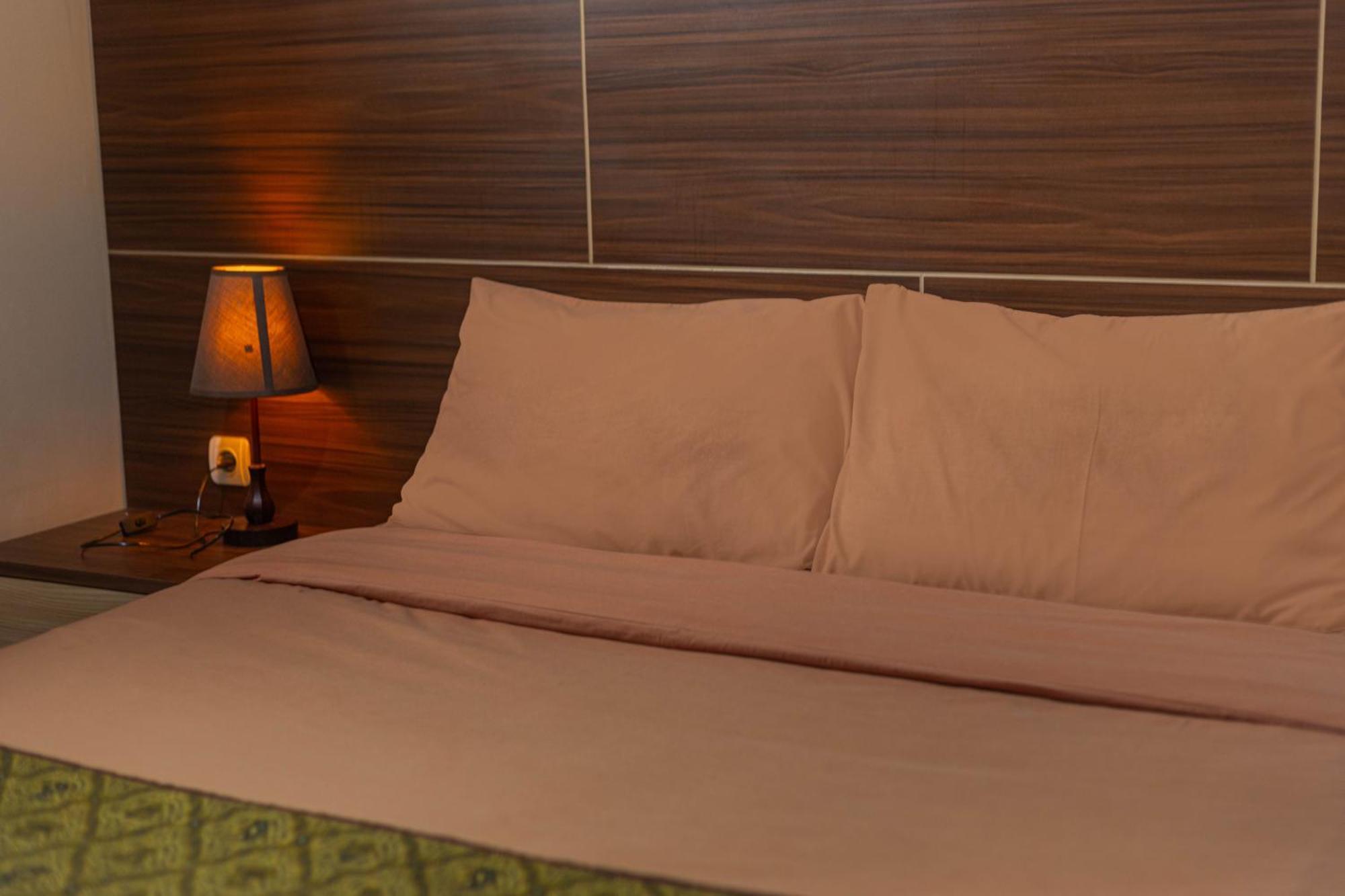 Dmadinah Gentan Hotel *